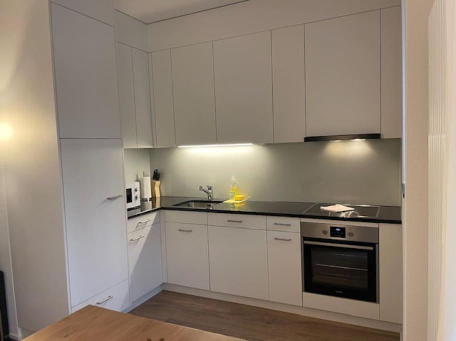 Elegant 2Br Apartment - Canal3 ซูริก ภายนอก รูปภาพ